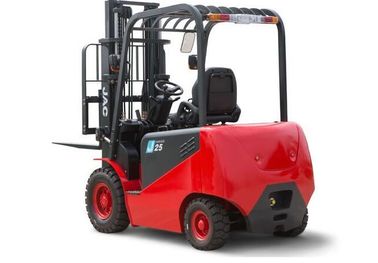 Με μπαταρίες Forklift Drive εναλλασσόμενου ρεύματος, τετράτροχο ηλεκτρικό Forklift ικανότητα ανύψωσης 2,5 τόνου προμηθευτής